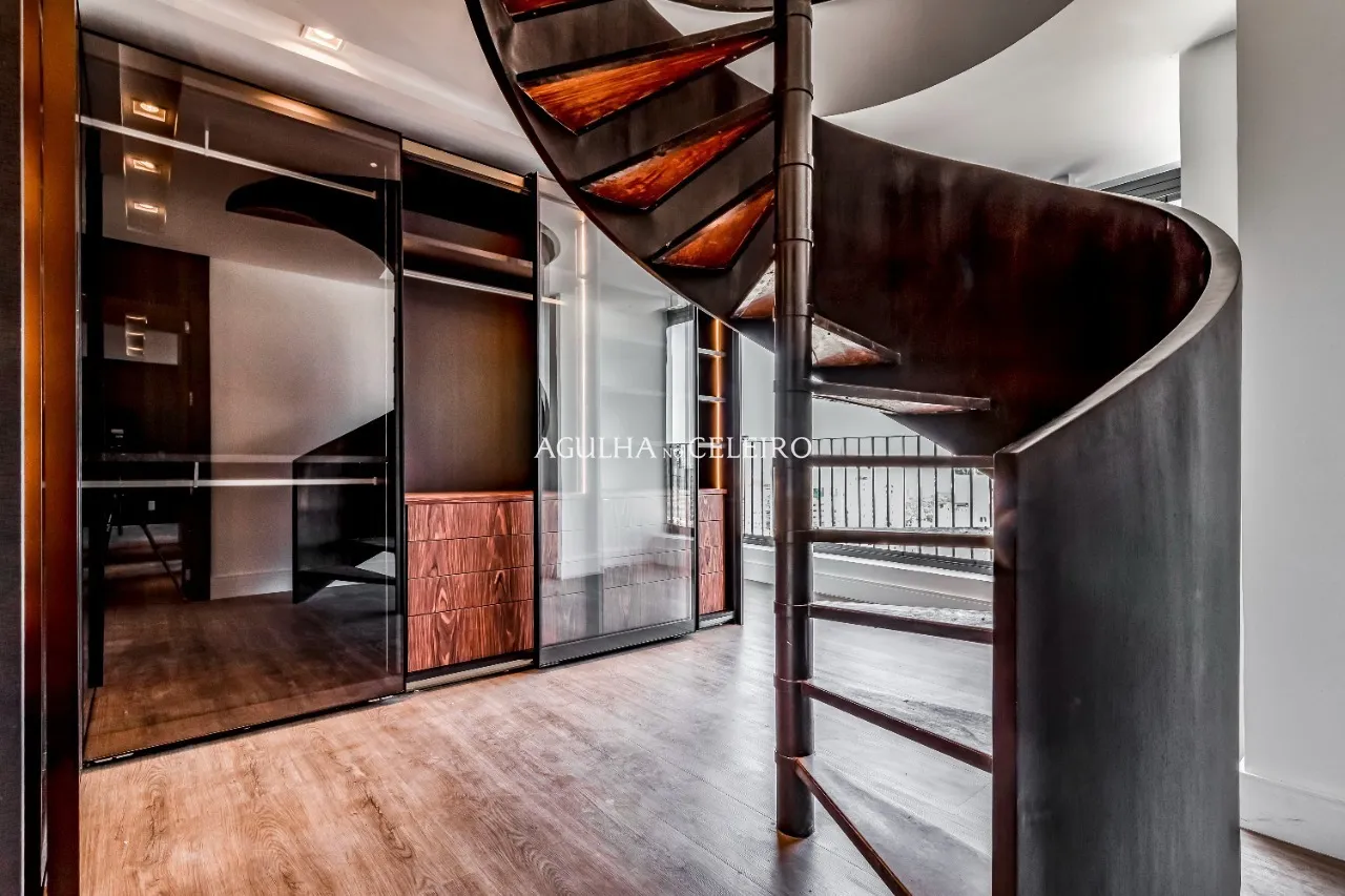 Cobertura duplex em prédio moderno, com vista livre no Jardim América. – 9786