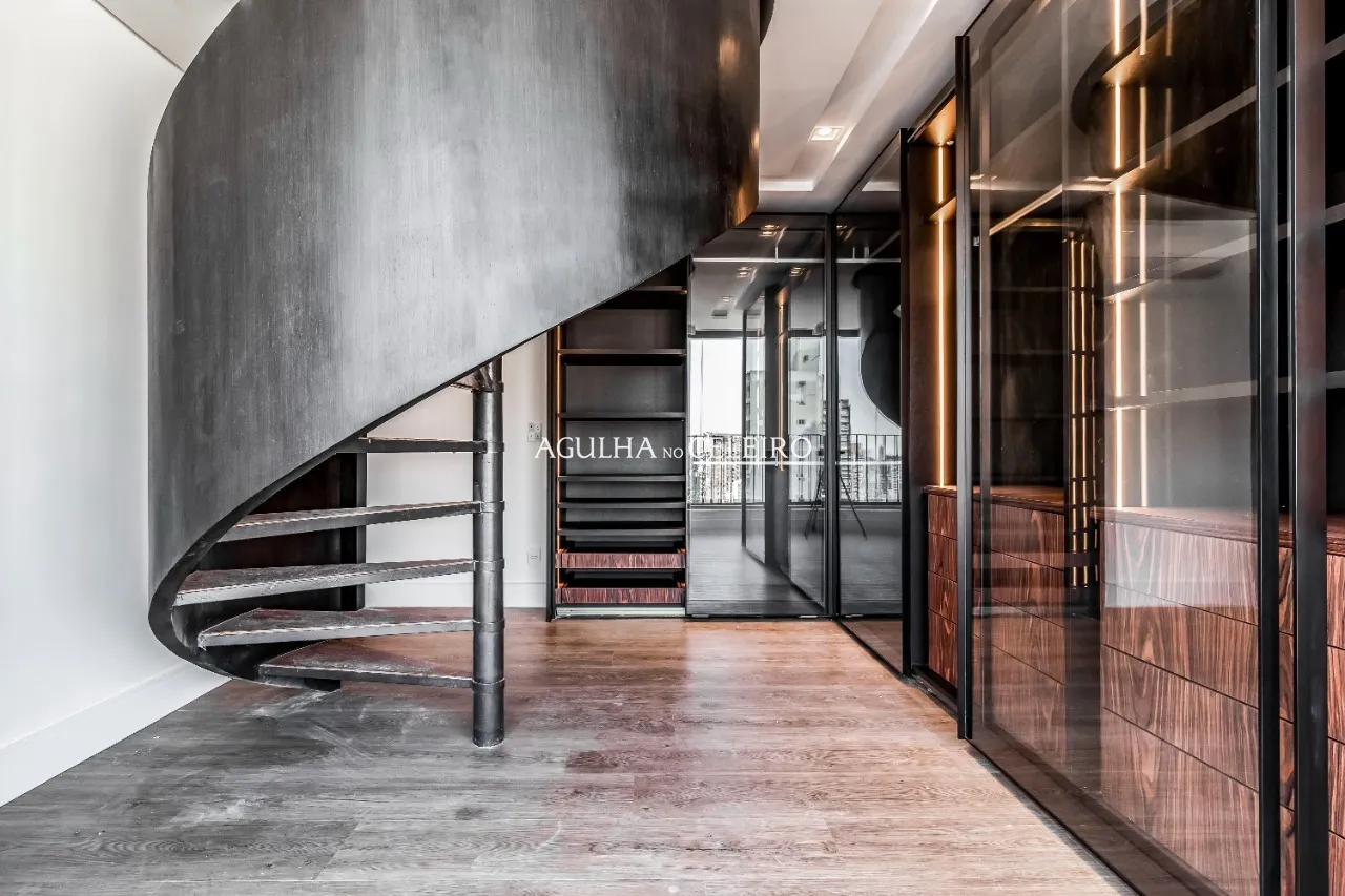 Cobertura duplex em prédio moderno, com vista livre no Jardim América. – 9786