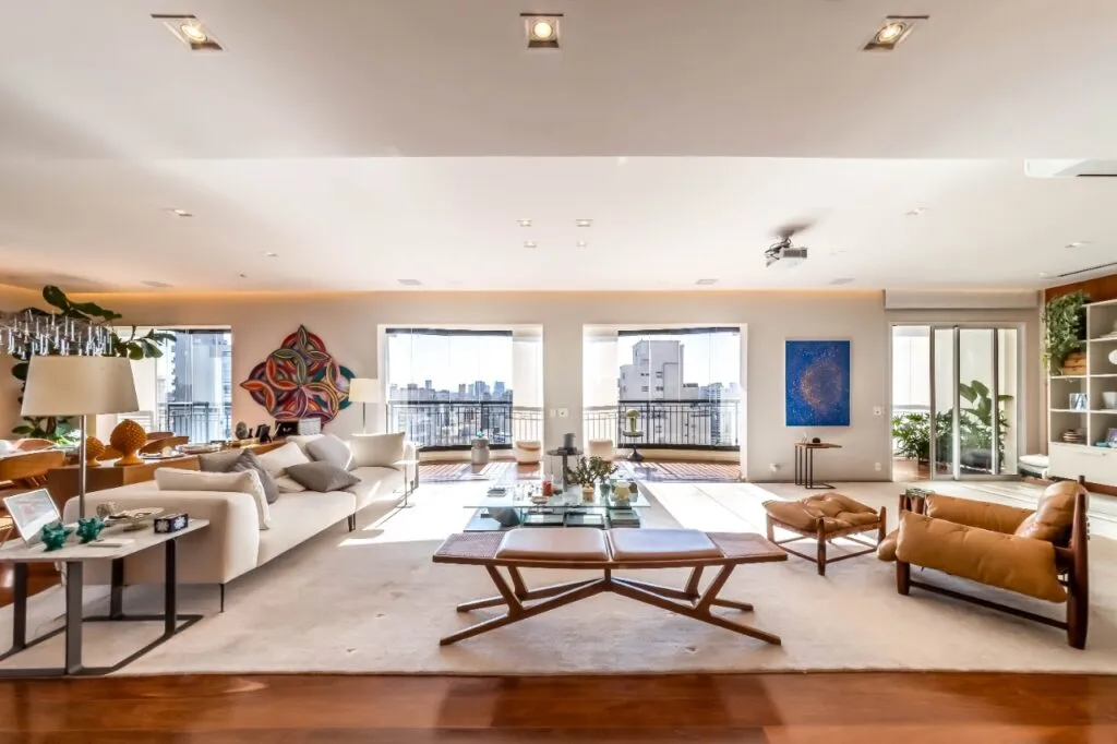 Apartamento com reforma moderna, varanda gourmet e suíte master incrível, em Moema. – AP0597