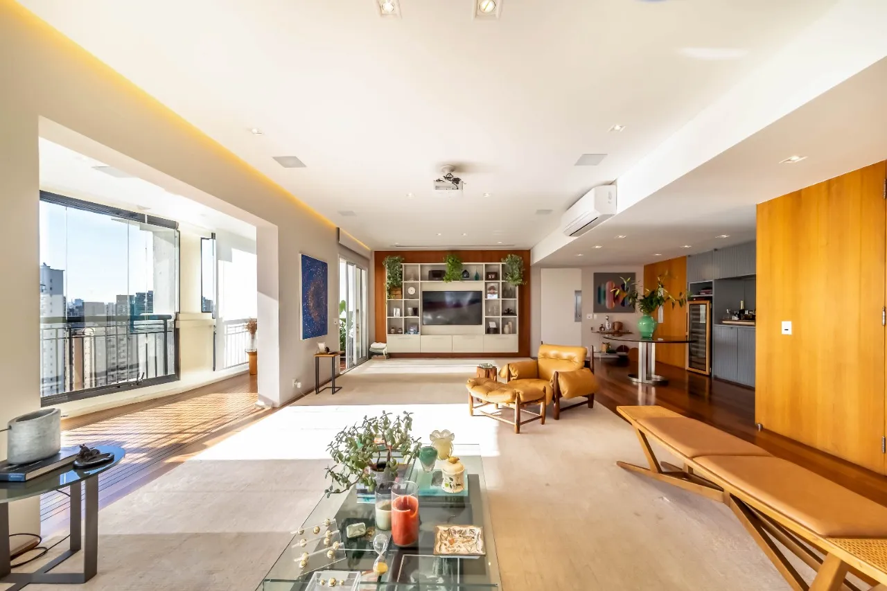 Apartamento com reforma moderna, varanda gourmet e suíte master incrível, em Moema. – AP0597