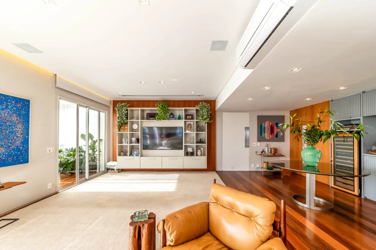 Apartamento com reforma moderna, varanda gourmet e suíte master incrível, em Moema. – AP0597