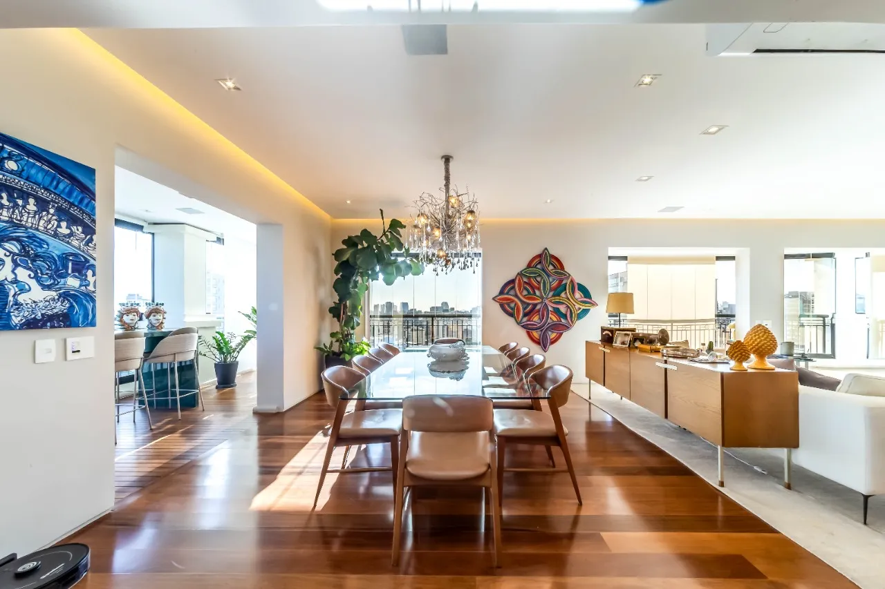 Apartamento com reforma moderna, varanda gourmet e suíte master incrível, em Moema. – AP0597
