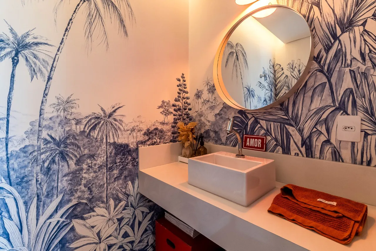 Apartamento reformado, com vista aberta e uma planta que continua fazendo sentido no Itaim Bibi. – AP4609