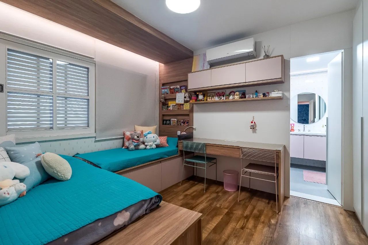 Apartamento reformado, com vista aberta e uma planta que continua fazendo sentido no Itaim Bibi. – AP4609