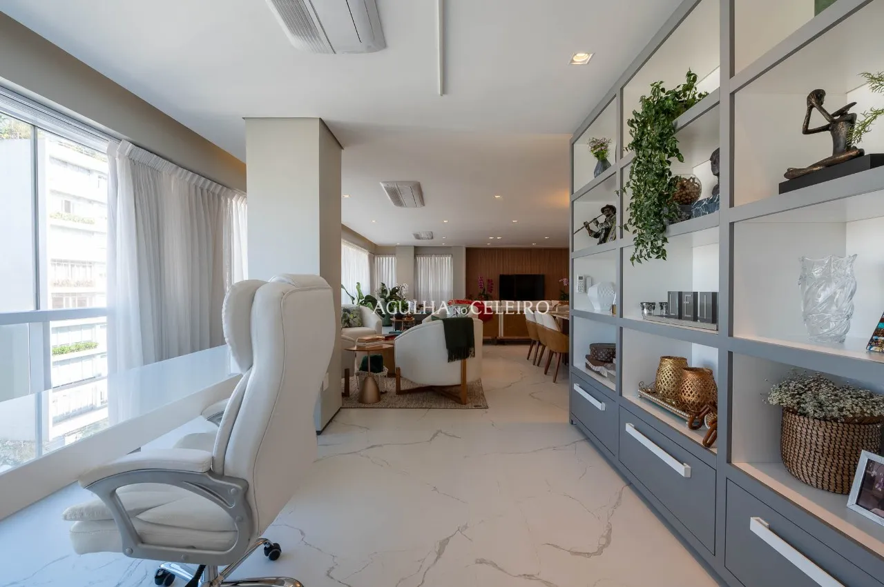 Conforto e sofisticação em uma das ruas mais desejadas do Jardim America. – AP4730