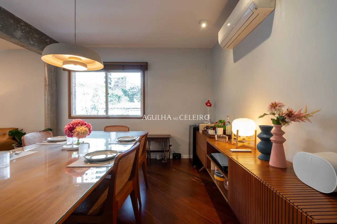 Apartamento reformado em localização incrível à venda no Itaim Bibi. – AP7594