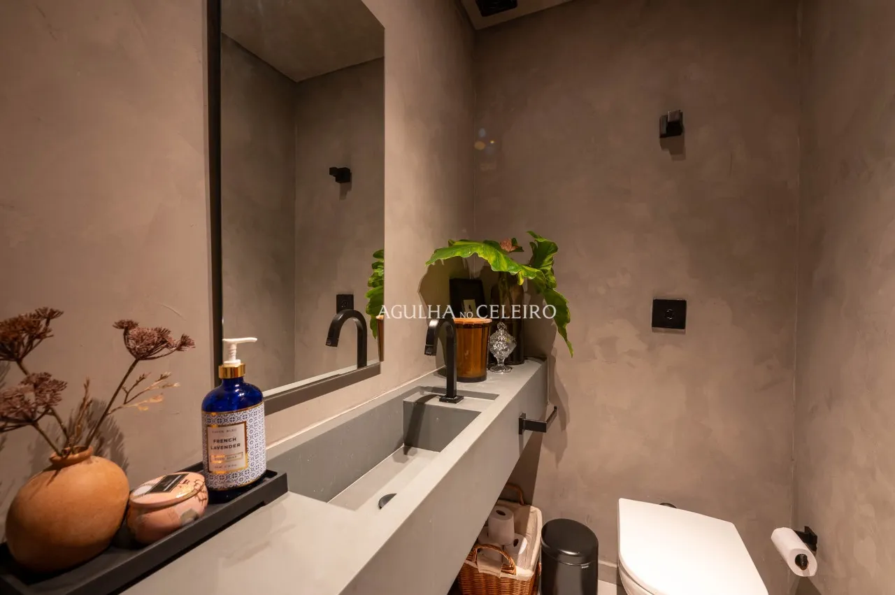 Apartamento reformado em localização incrível à venda no Itaim Bibi. – AP7594