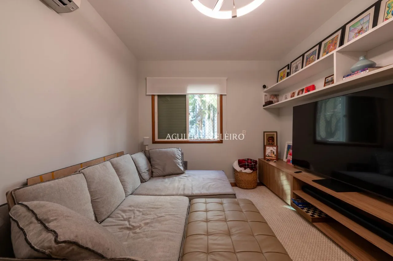 Apartamento reformado em localização incrível à venda no Itaim Bibi. – AP7594