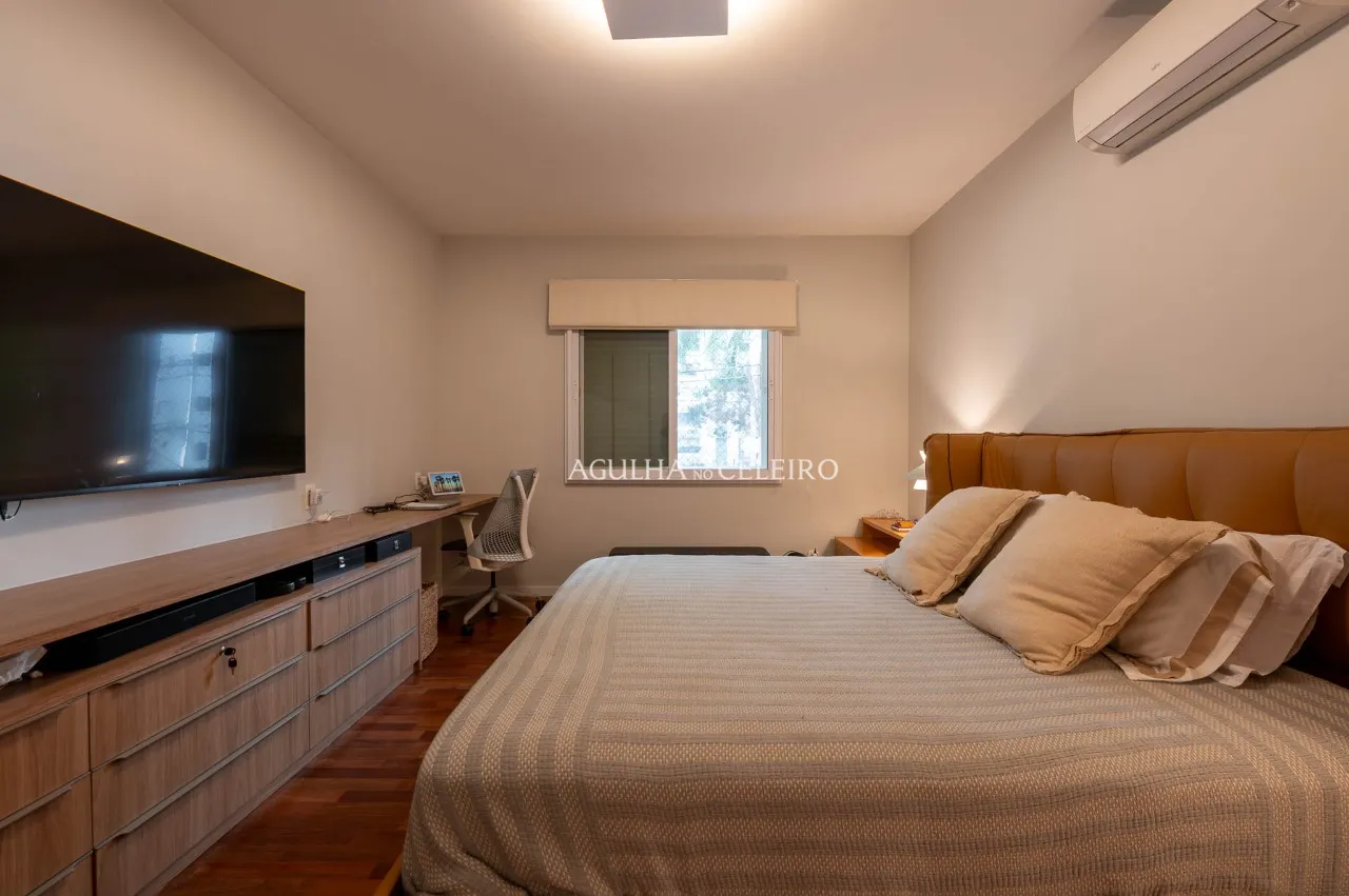 Apartamento reformado em localização incrível à venda no Itaim Bibi. – AP7594