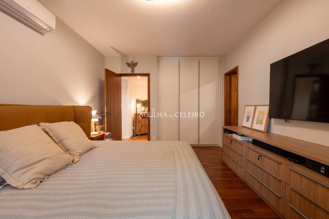 Apartamento reformado em localização incrível à venda no Itaim Bibi. – AP7594