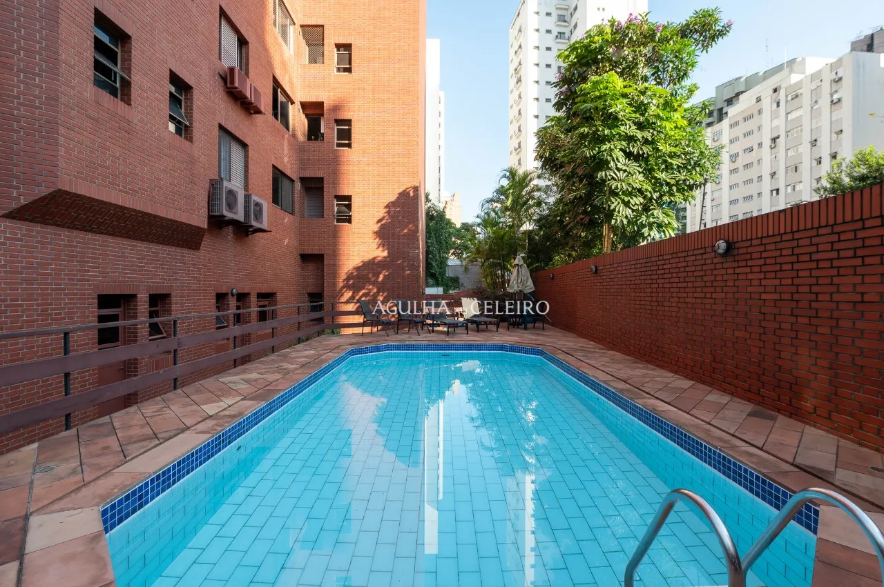 Apartamento reformado em localização incrível à venda no Itaim Bibi. – AP7594