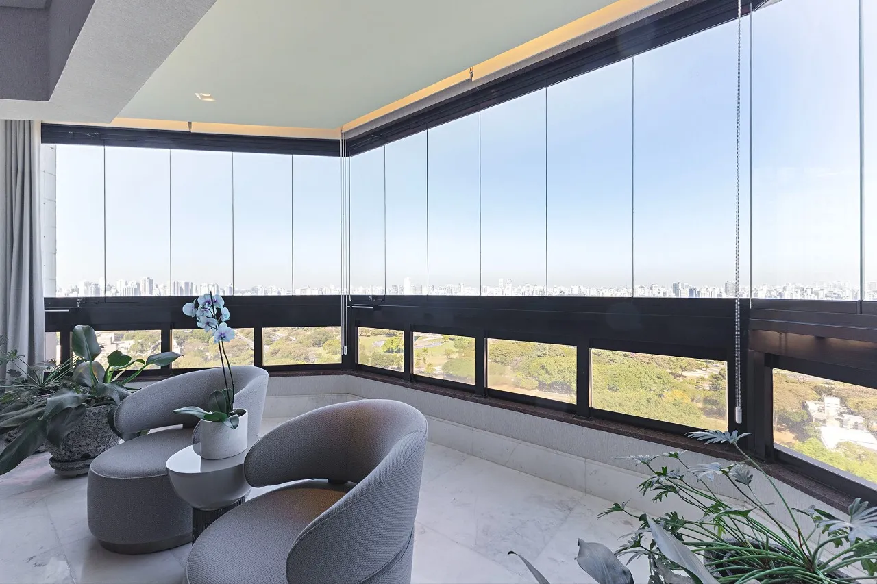 Vista para o Parque Ibirapuera no living integrado à varanda – AP7783