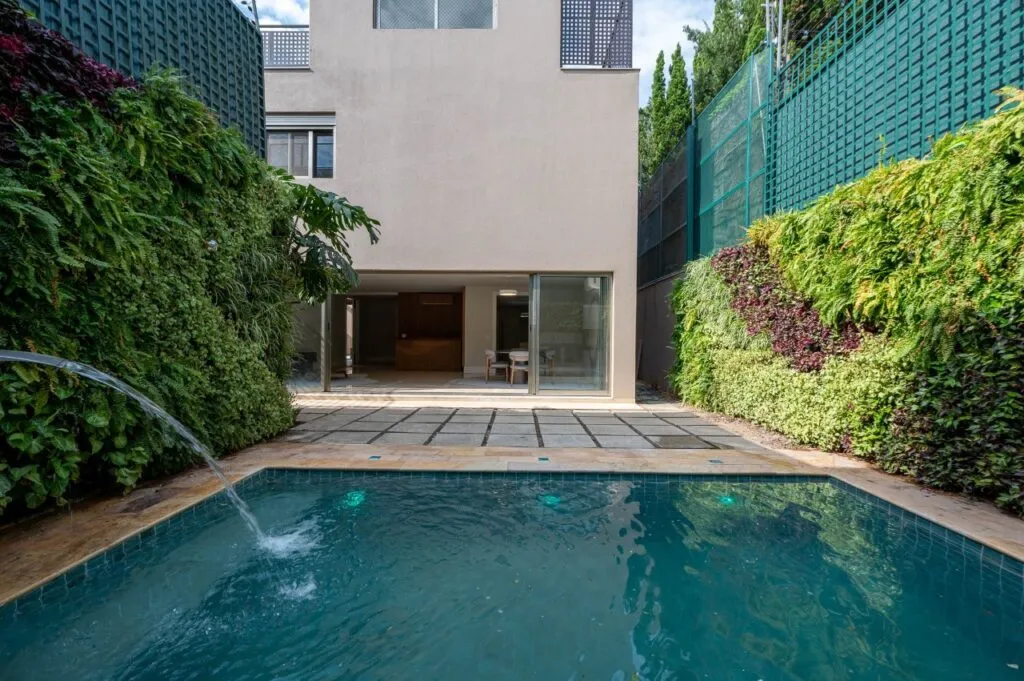 Casa de condomínio próximo aos clubes para venda no Jardim Paulistano. – CA0046