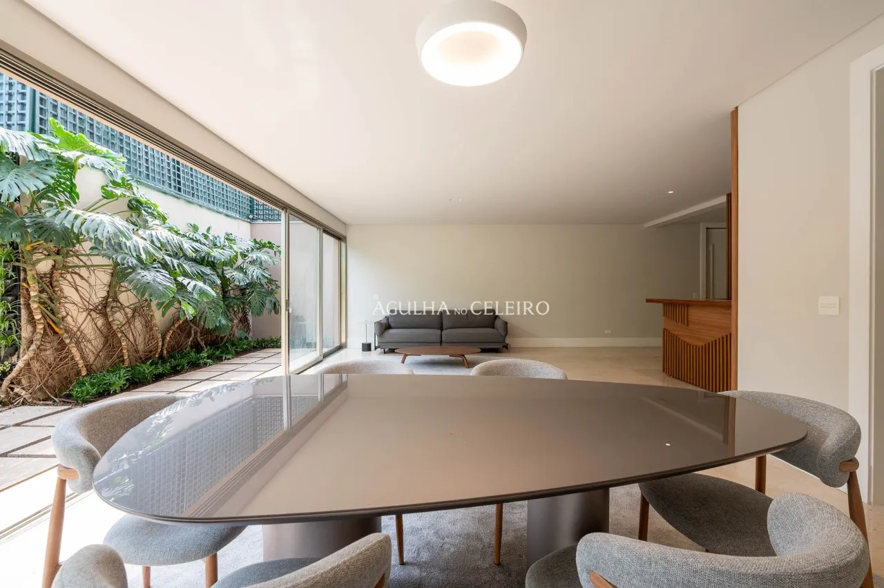 Casa de condomínio próximo aos clubes para venda no Jardim Paulistano. – CA0046