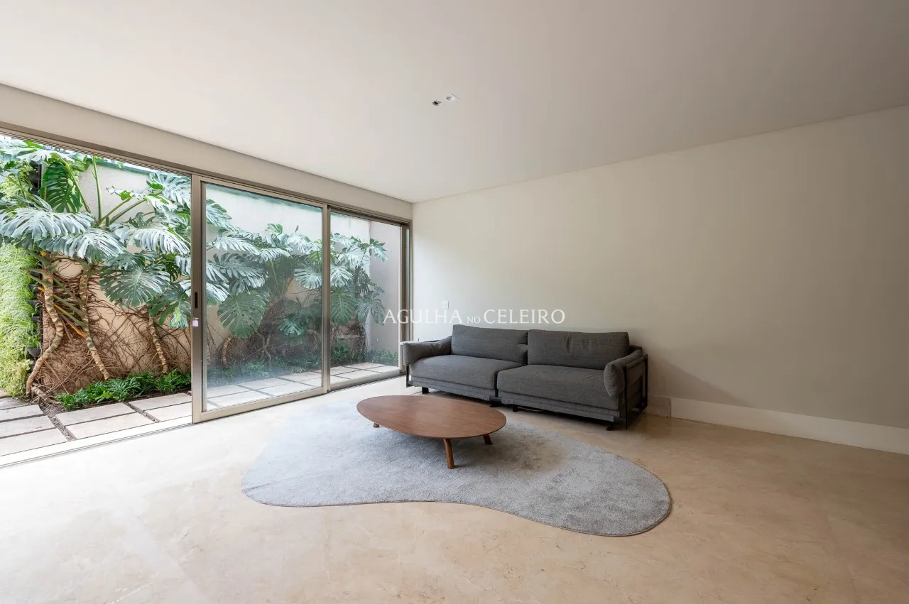 Casa de condomínio próximo aos clubes para venda no Jardim Paulistano. – CA0046
