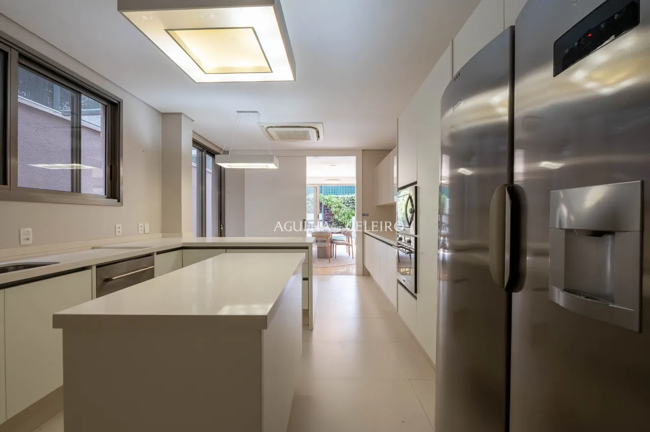 Casa de condomínio próximo aos clubes para venda no Jardim Paulistano. – CA0046