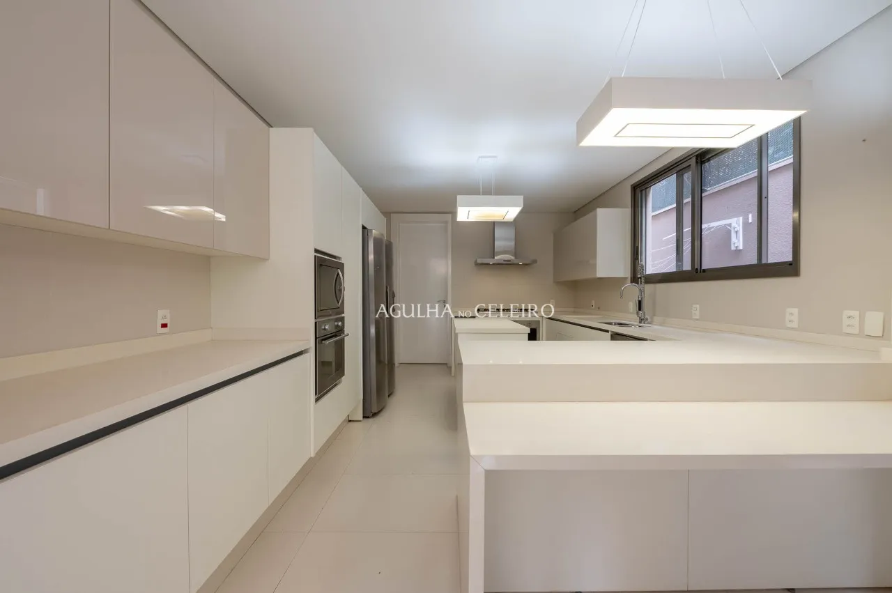 Casa de condomínio próximo aos clubes para venda no Jardim Paulistano. – CA0046