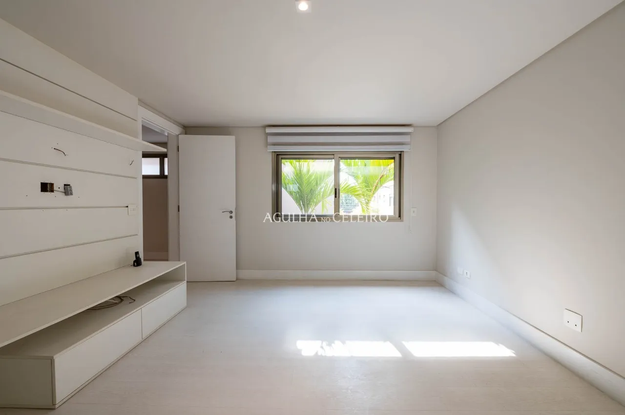 Casa de condomínio próximo aos clubes para venda no Jardim Paulistano. – CA0046