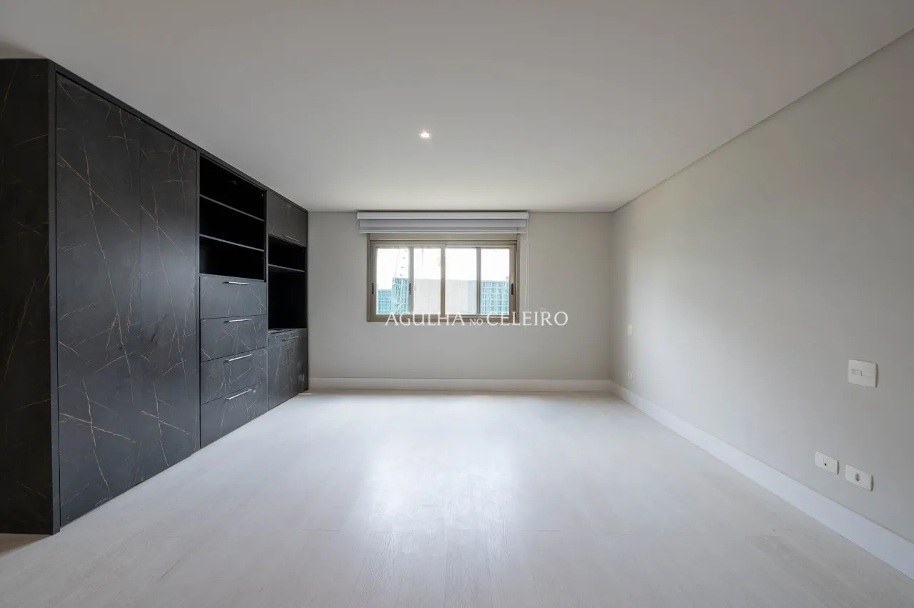 Casa de condomínio próximo aos clubes para venda no Jardim Paulistano. – CA0046