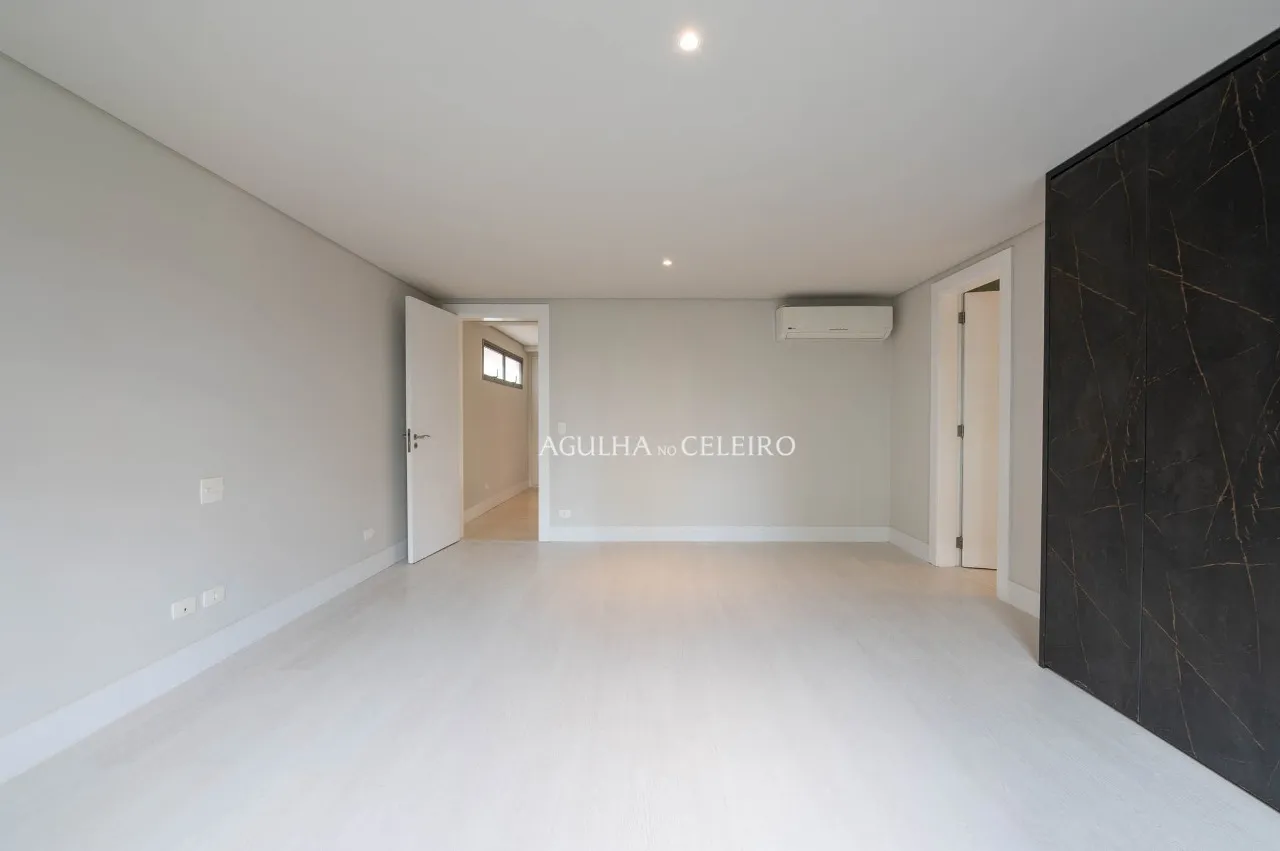 Casa de condomínio próximo aos clubes para venda no Jardim Paulistano. – CA0046
