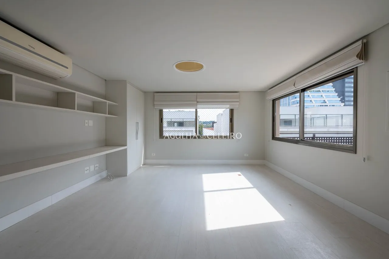 Casa de condomínio próximo aos clubes para venda no Jardim Paulistano. – CA0046