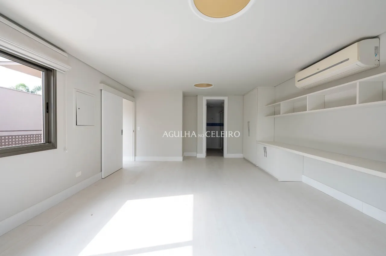 Casa de condomínio próximo aos clubes para venda no Jardim Paulistano. – CA0046