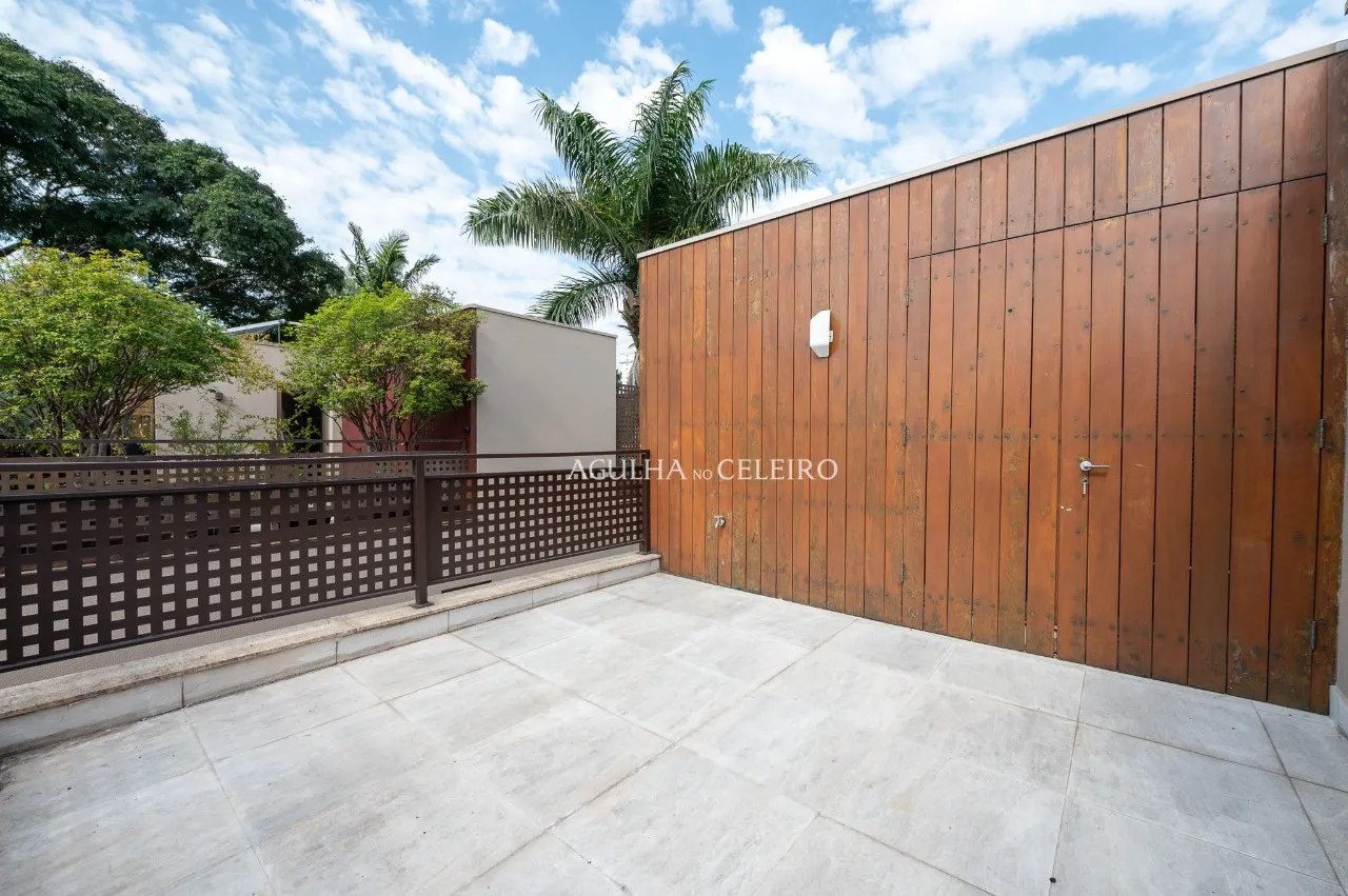 Casa de condomínio próximo aos clubes para venda no Jardim Paulistano. – CA0046