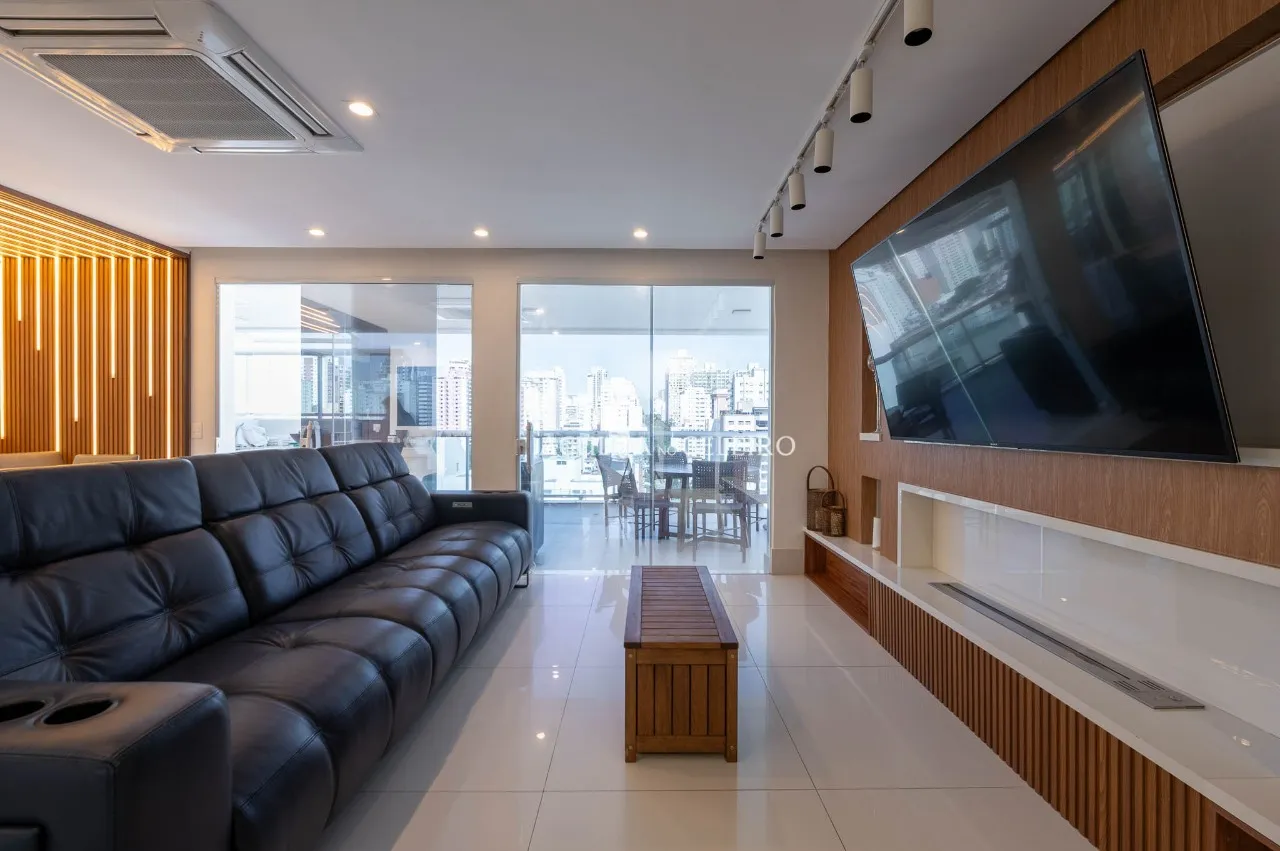 Cobertura de 250 m² em Perdizes: Vista livre, piscina privativa, 4 suítes e 4 vagas – CO0820