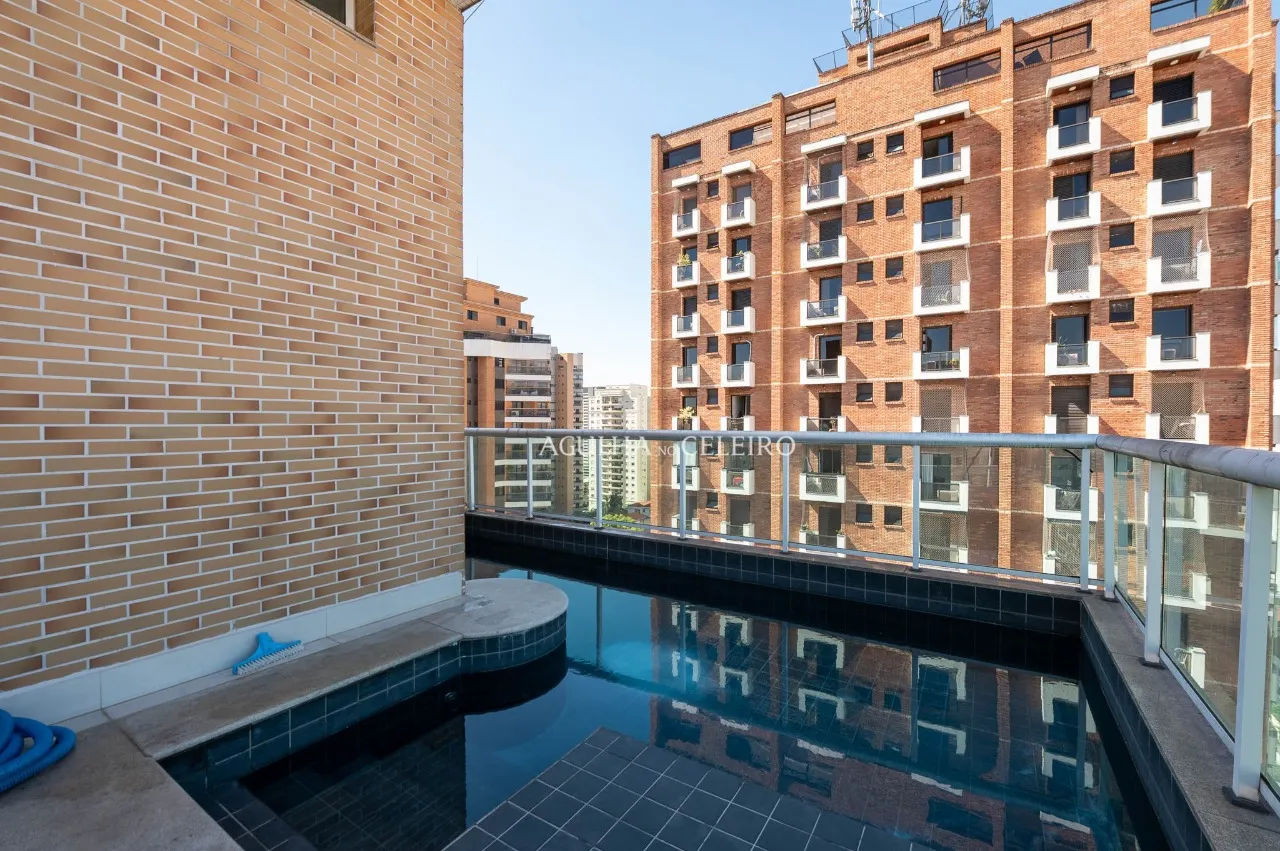 Cobertura de 250 m² em Perdizes: Vista livre, piscina privativa, 4 suítes e 4 vagas – CO0820