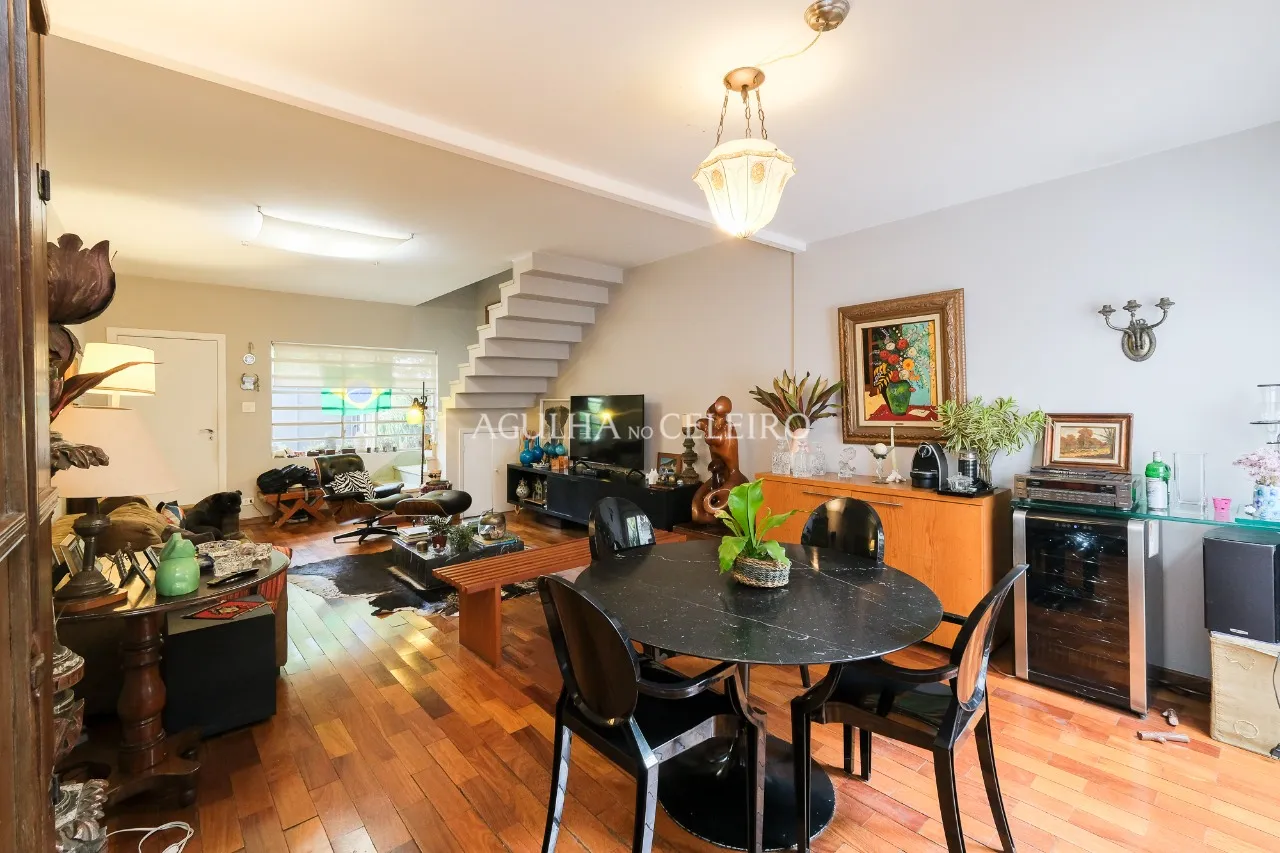 Venda/Pinheiros: Casa charmosa com potencial incrível! – 10336