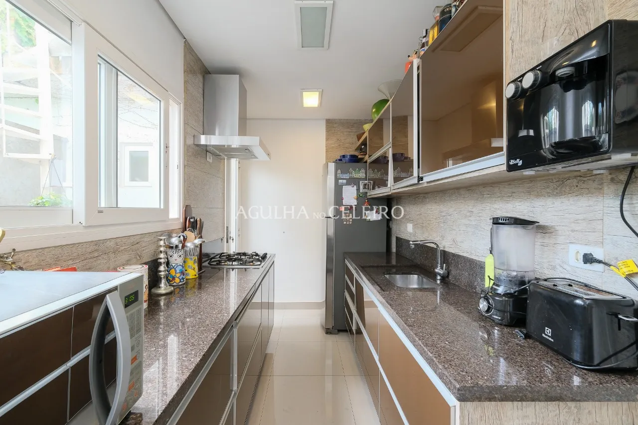 Venda/Pinheiros: Casa charmosa com potencial incrível! – 10336