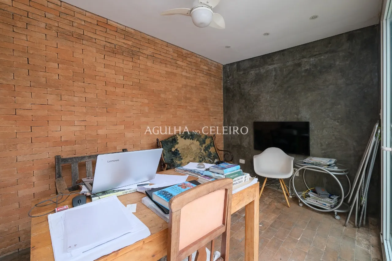 Venda/Pinheiros: Casa charmosa com potencial incrível! – 10336