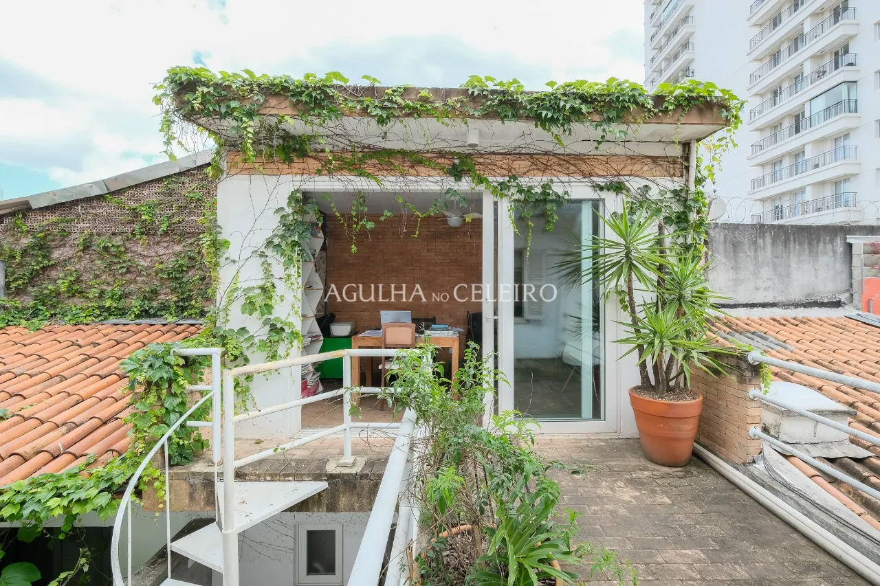 Venda/Pinheiros: Casa charmosa com potencial incrível! – 10336