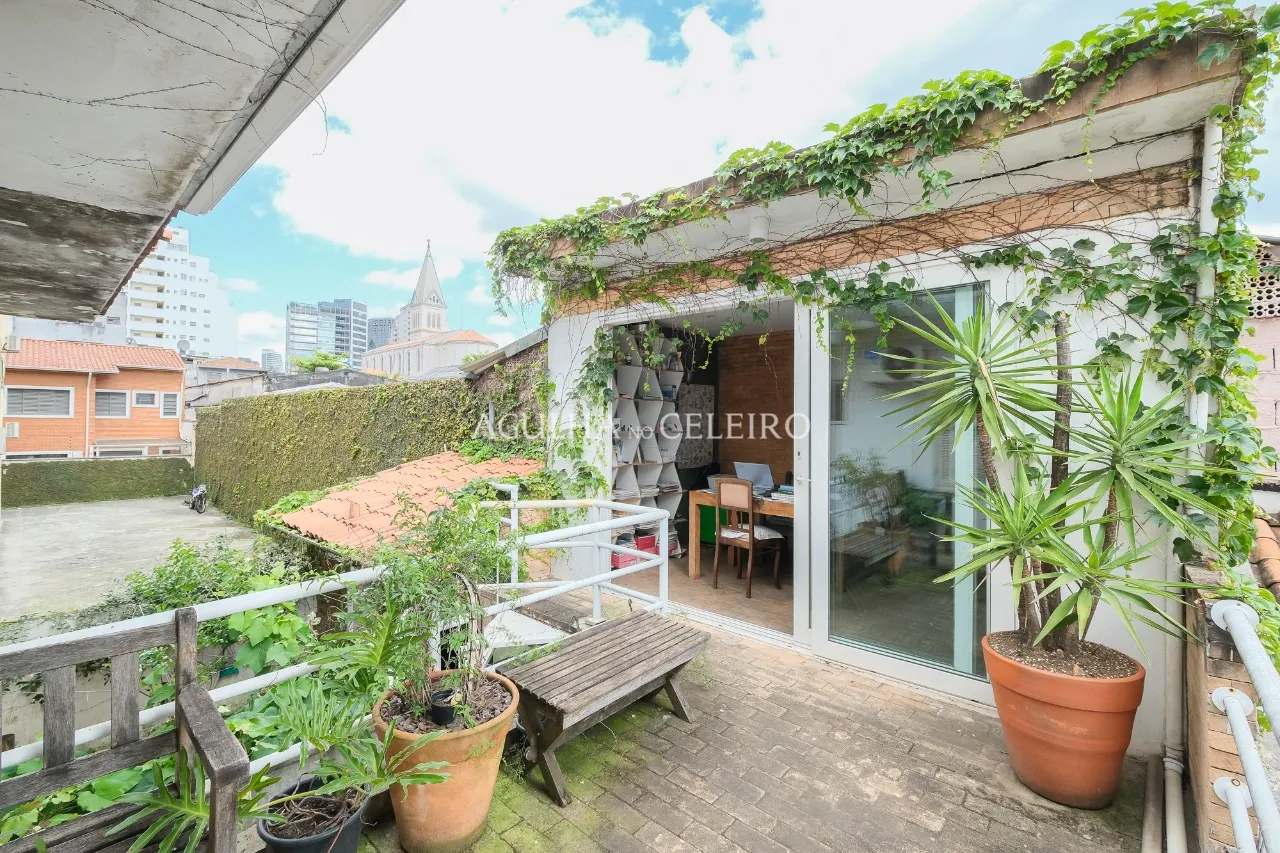 Venda/Pinheiros: Casa charmosa com potencial incrível! – 10336