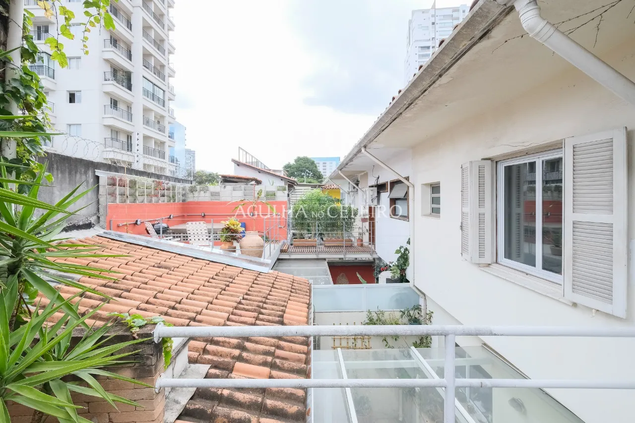 Venda/Pinheiros: Casa charmosa com potencial incrível! – 10336