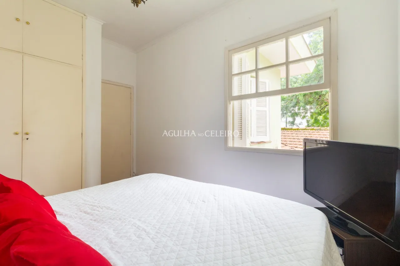 Casa muito bem localizada à venda em Pinheiros – 11999