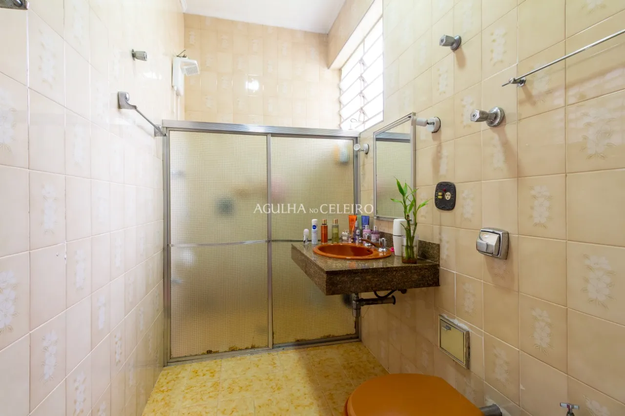 Casa muito bem localizada à venda em Pinheiros – 11999