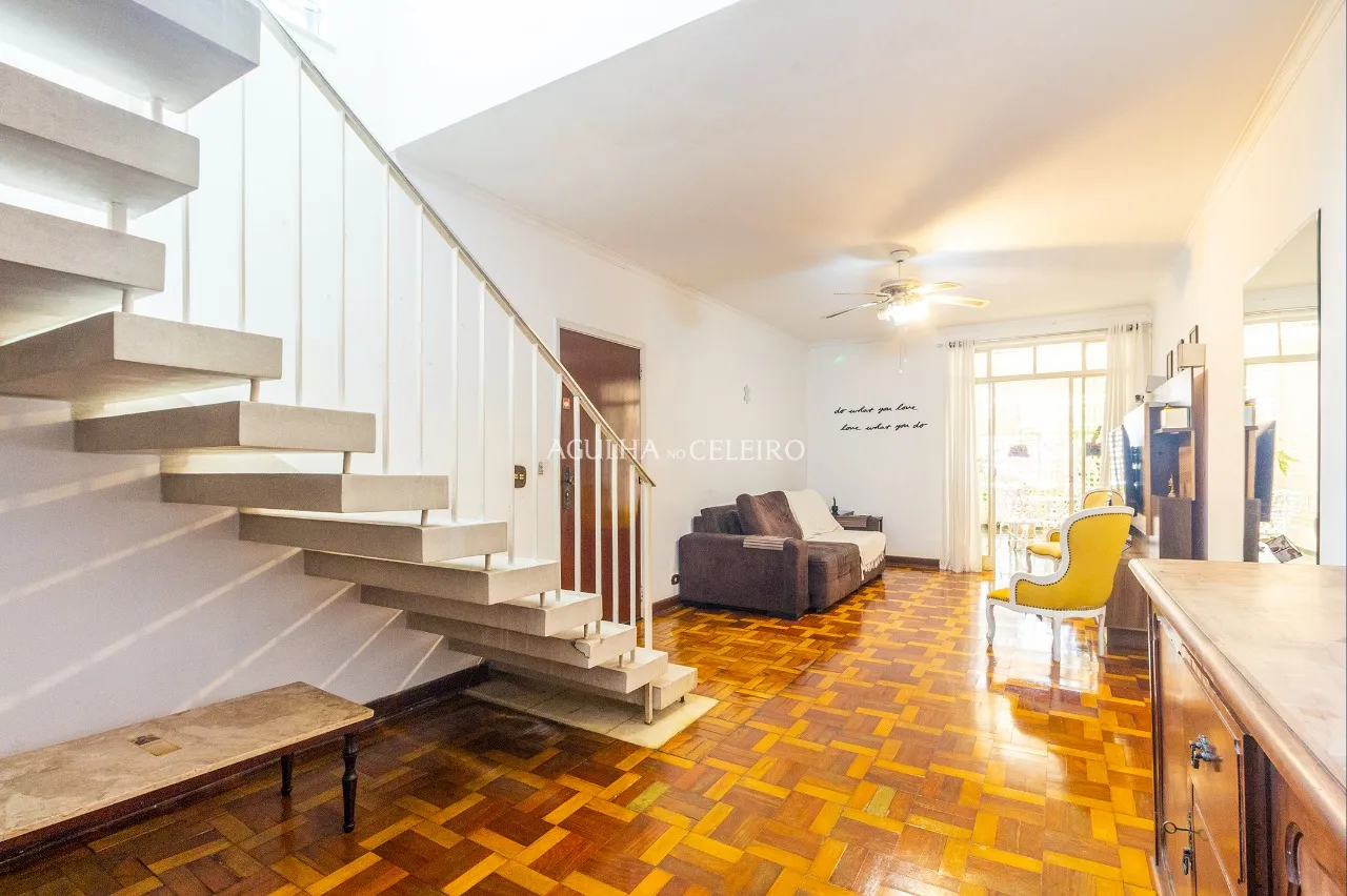 Casa muito bem localizada à venda em Pinheiros – 11999