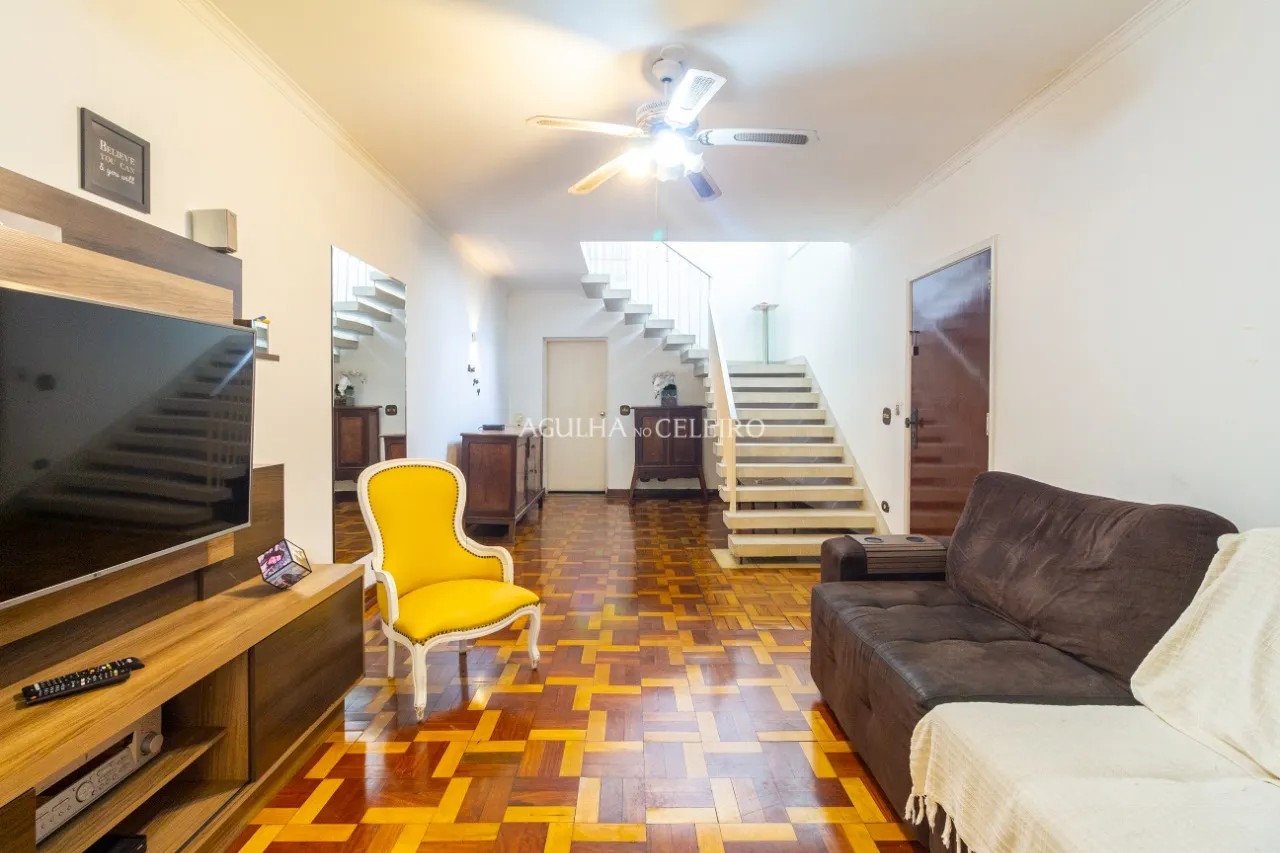 Casa muito bem localizada à venda em Pinheiros – 11999