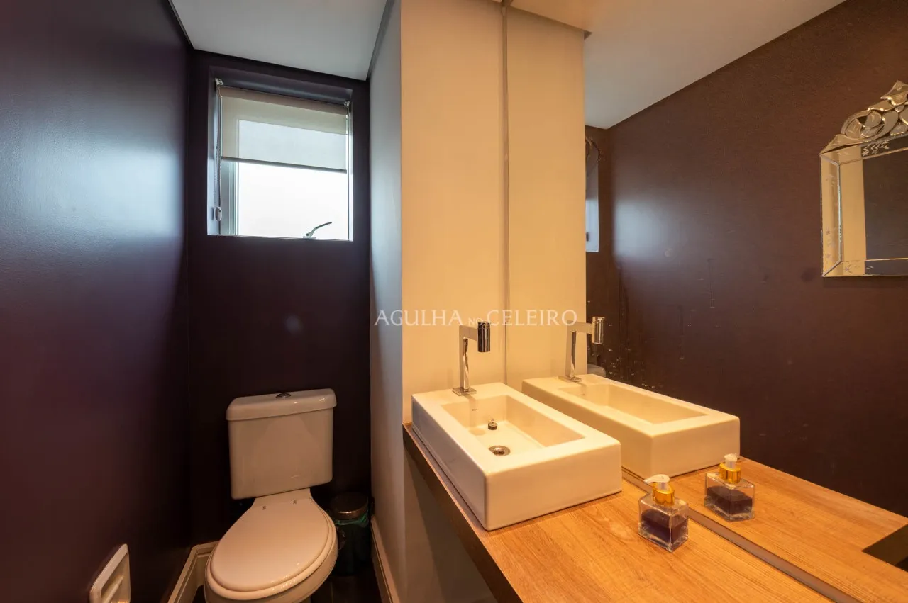 Apartamento mobiliado em predio cobiçado em Moema. – 17131