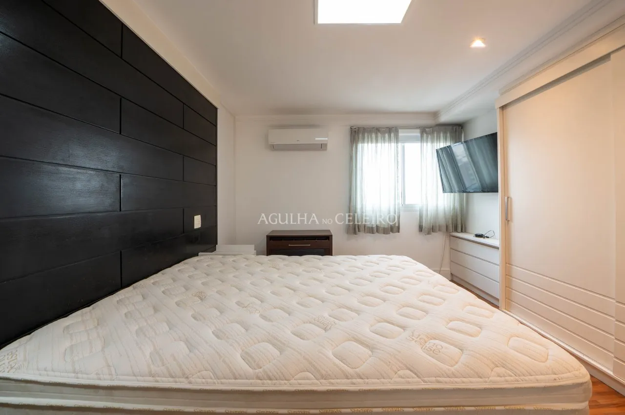 Apartamento mobiliado em predio cobiçado em Moema. – 17131