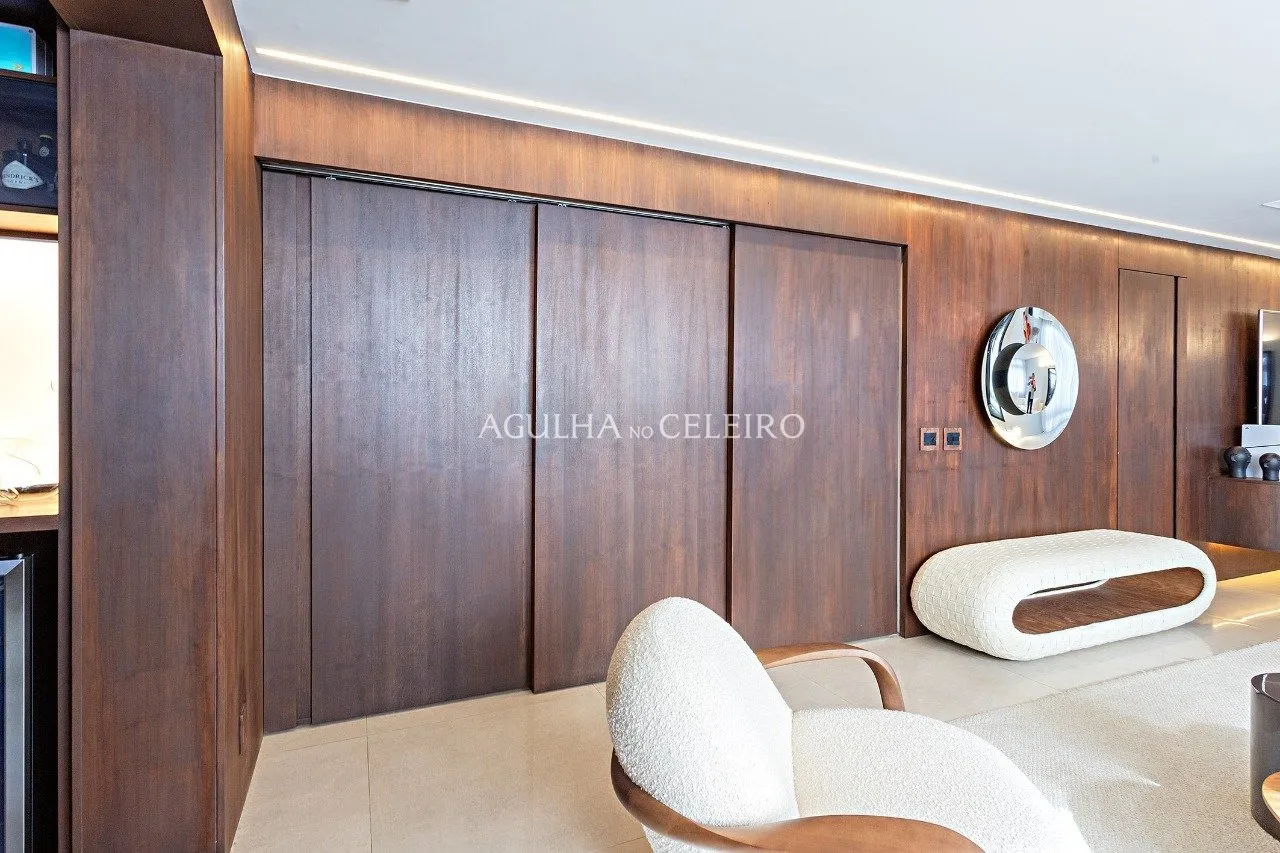 Apartamento reformado em excelente localização. – 17142
