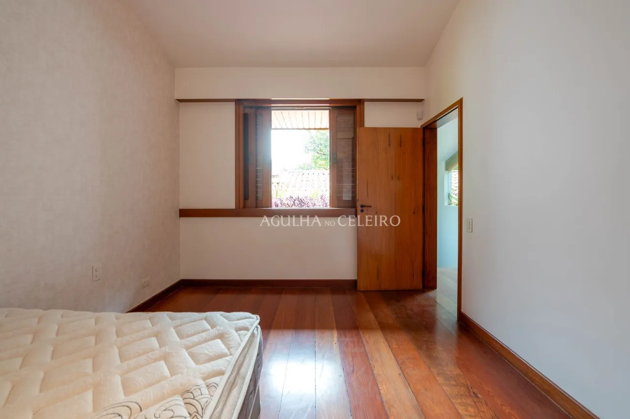Casa com jardim maravilhoso para locação no Jardim Paulistano. – 17457