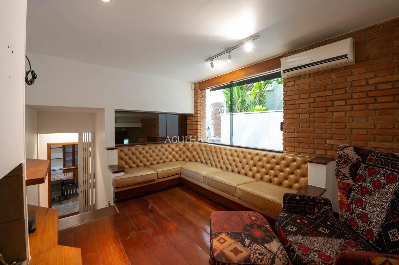 Casa com jardim maravilhoso para locação no Jardim Paulistano. – 17457