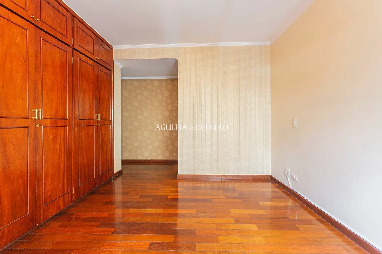 Apartamento espaçoso à venda em Moema – 20036