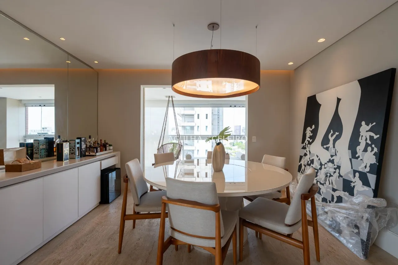 Apartamento sofisticado, moderno e extremamente confortável. – 20619