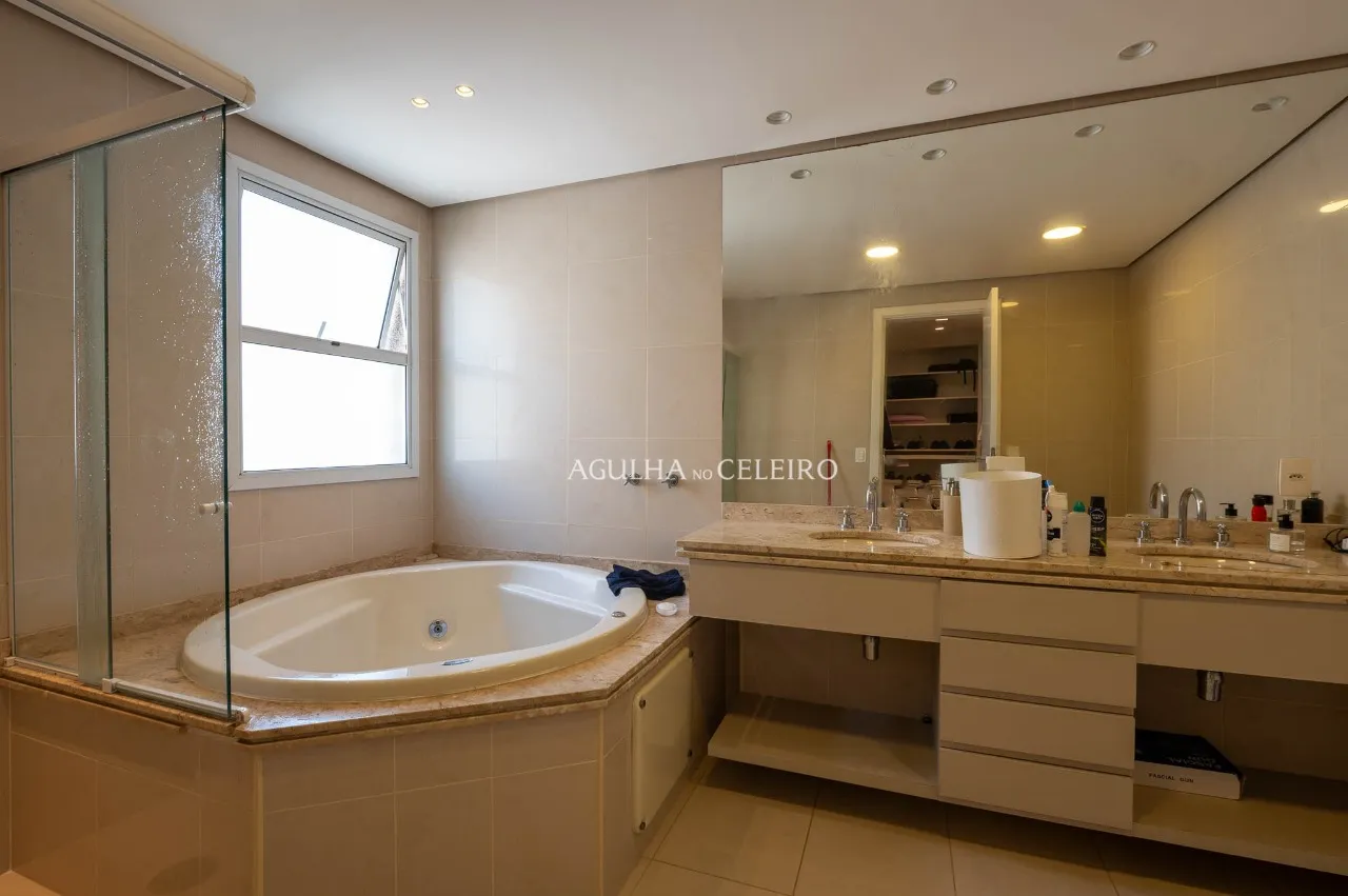 Apartamento sofisticado, moderno e extremamente confortável. – 20619