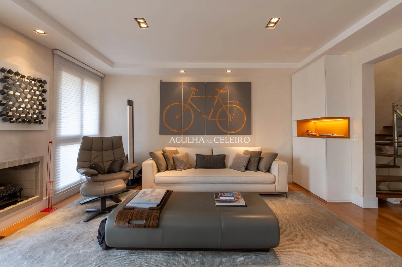 Apartamento Amplo com Varanda em Localização Privilegiada – 21763
