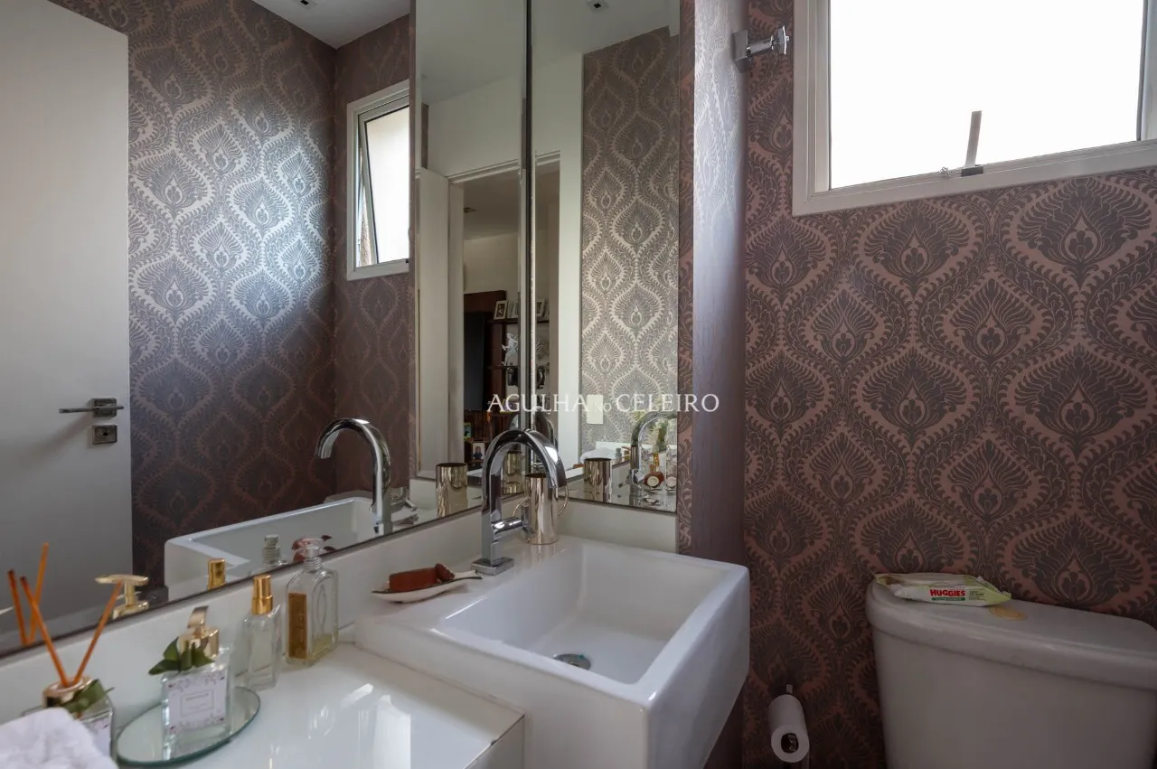 Apartamento Amplo com Varanda em Localização Privilegiada – 21763