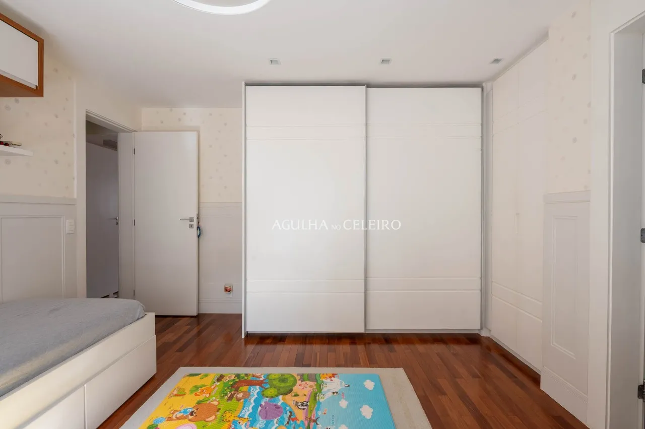 Apartamento Amplo com Varanda em Localização Privilegiada – 21763